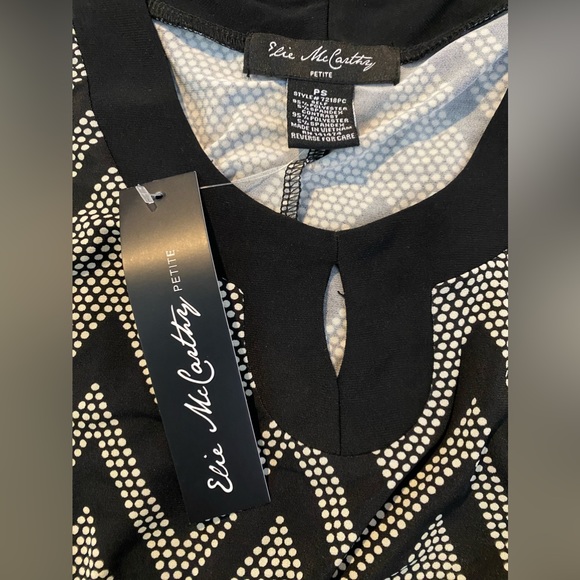 Elie McCarthy Black & White Diagonal Stripe Maxi Dress. Size SP. Keyhole accent. - Picture 4 of 4